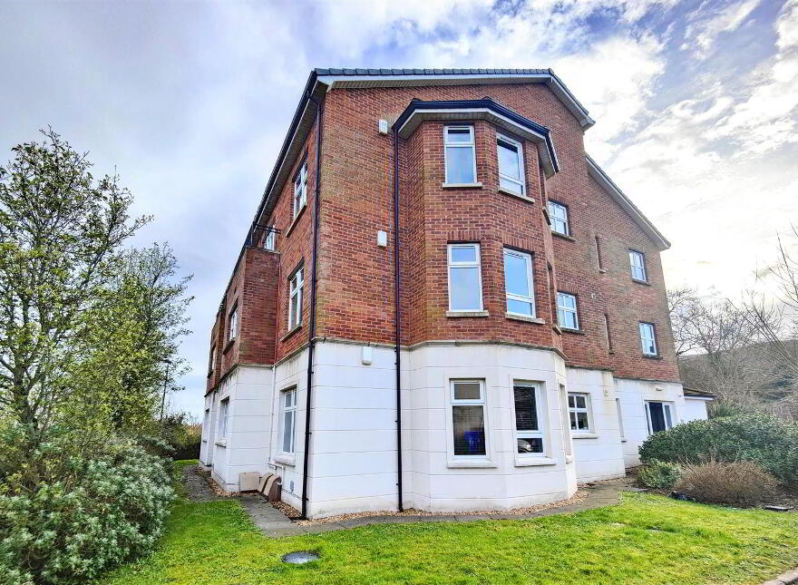 Apt 2, 18 Mill Valley Drive, Belfast, BT14 8FE photo