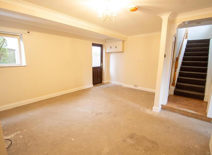 House And Apartment With Yard & Outbuildings, 78 Upper Dunmurry Lane, Belfast, BT17 0PS