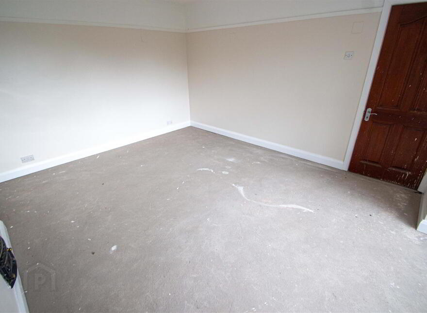 House And Apartment With Yard & Outbuildings, 78 Upper Dunmurry Lane, Belfast, BT17 0PS