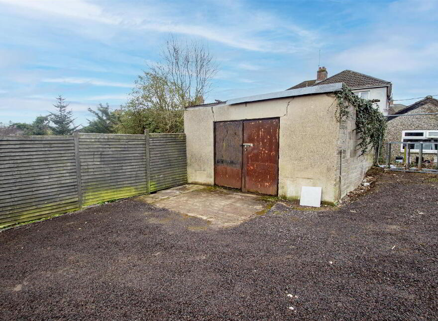 House And Apartment With Yard & Outbuildings, 78 Upper Dunmurry Lane, Belfast, BT17 0PS