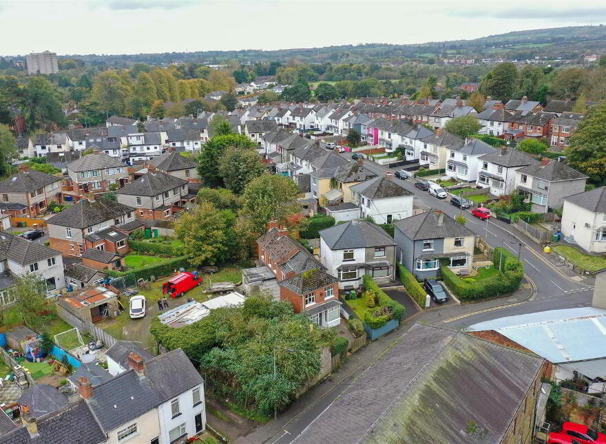House And Apartment With Yard & Outbuildings, 78 Upper Dunmurry Lane, Belfast, BT17 0PS