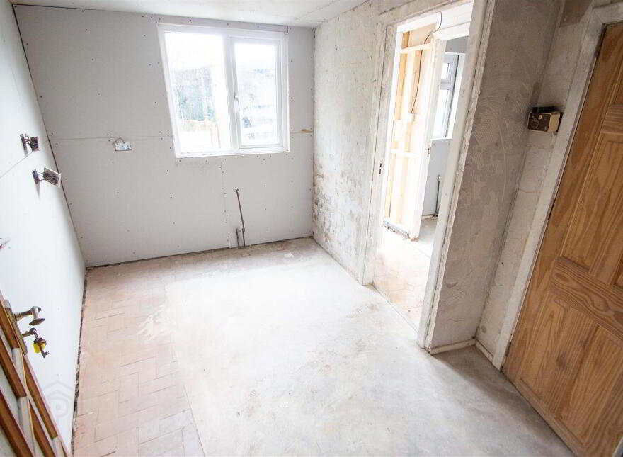 House And Apartment With Yard & Outbuildings, 78 Upper Dunmurry Lane, Belfast, BT17 0PS