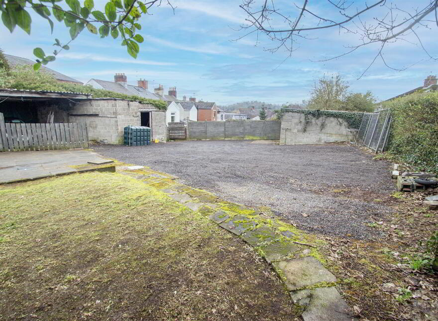 House And Apartment With Yard & Outbuildings, 78 Upper Dunmurry Lane, Belfast, BT17 0PS
