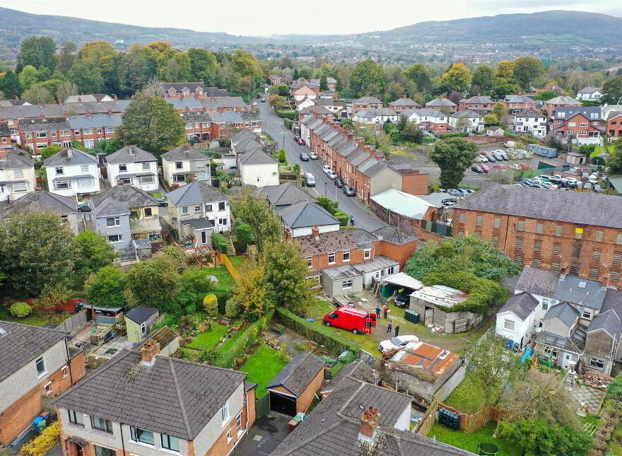 House And Apartment With Yard & Outbuildings, 78 Upper Dunmurry Lane, Belfast, BT17 0PS