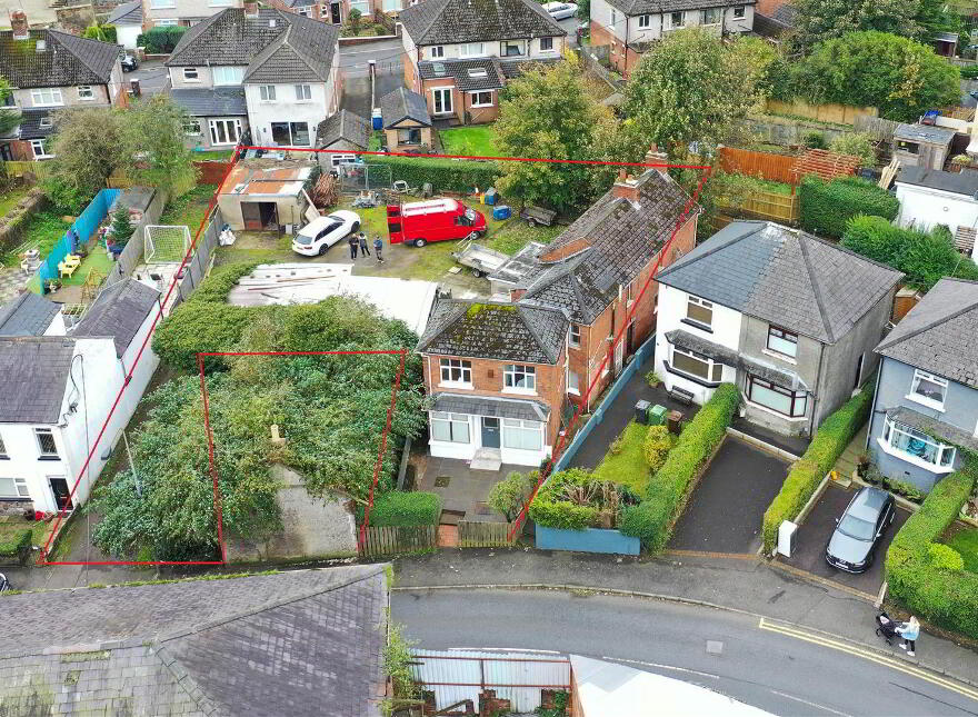 House And Apartment With Yard & Outbuildings, 78 Upper Dunmurry Lane, Belfast, BT17 0PS