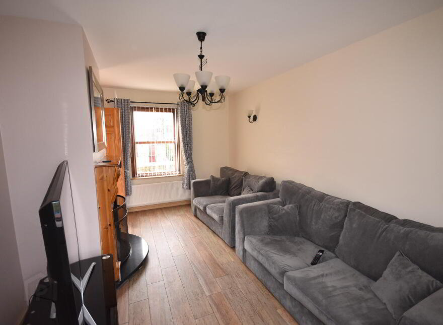2 Main Street, Carrigans, F93Y19D