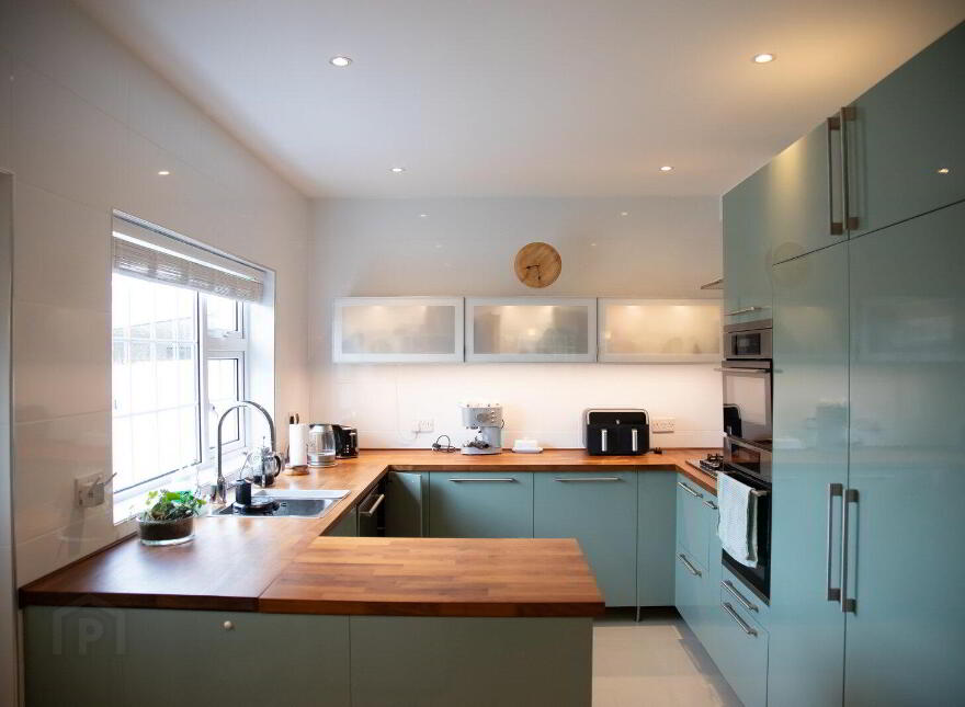 Bothar Ard House, Knockaderry, V42W293