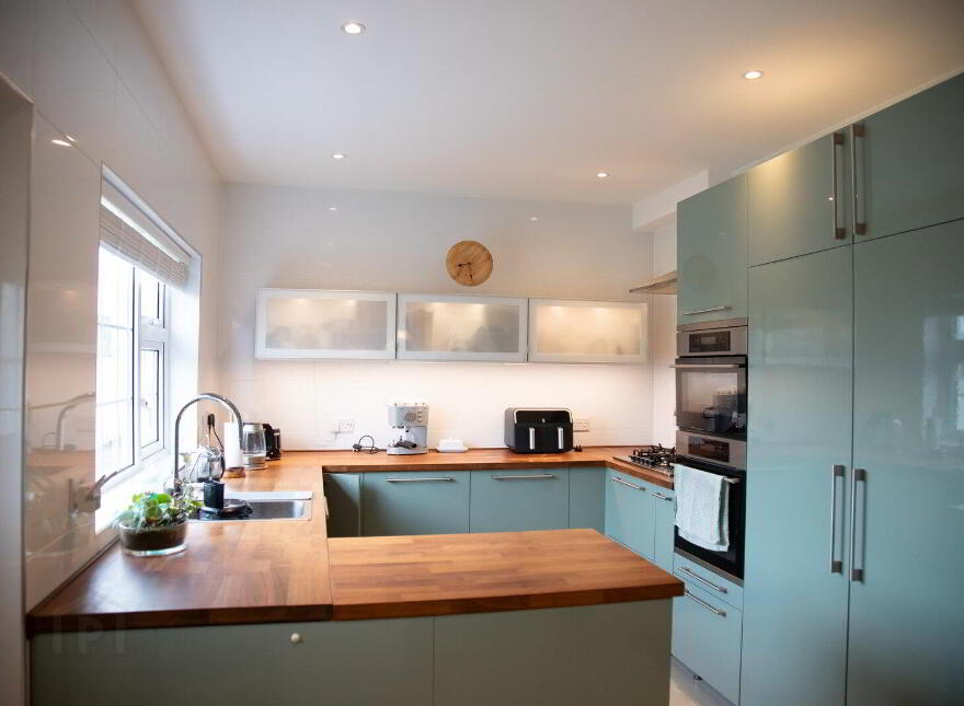 Bothar Ard House, Knockaderry, V42W293
