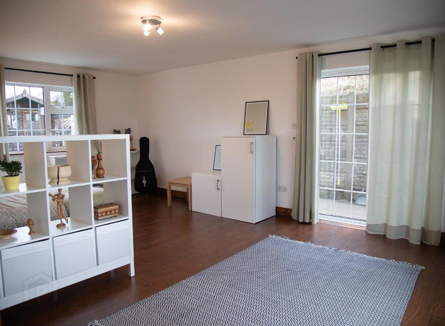 Bothar Ard House, Knockaderry, V42W293
