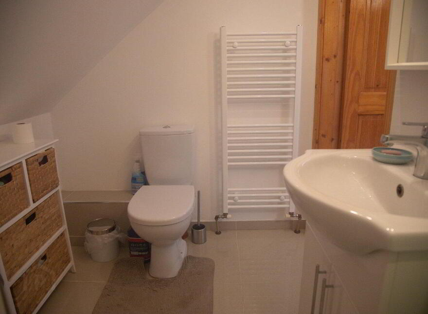 Bothar Ard House, Knockaderry, V42W293