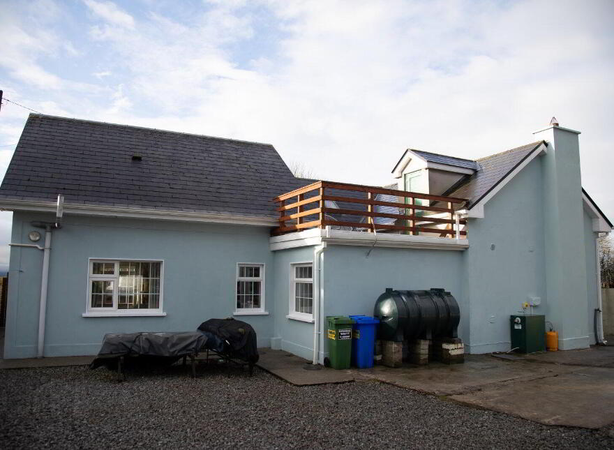 Bothar Ard House, Knockaderry, V42W293