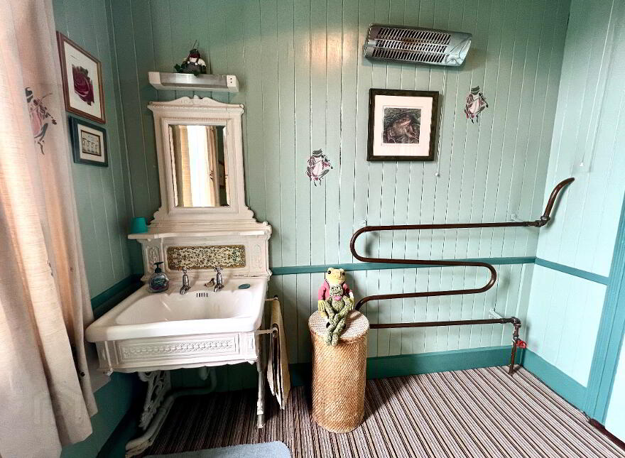 The Manor House, 15 Main Street, Eglinton, L'Derry, BT47 3AA