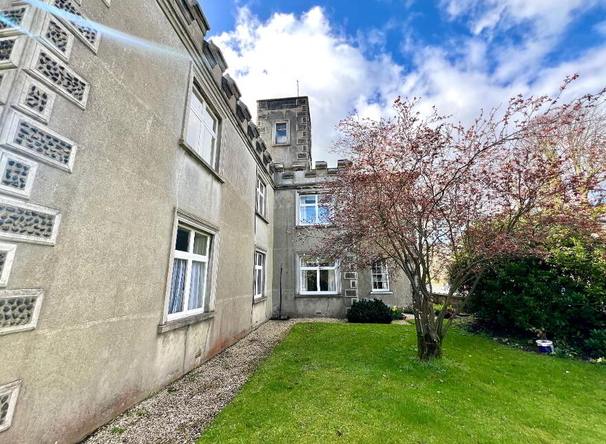 The Manor House, 15 Main Street, Eglinton, L'Derry, BT47 3AA