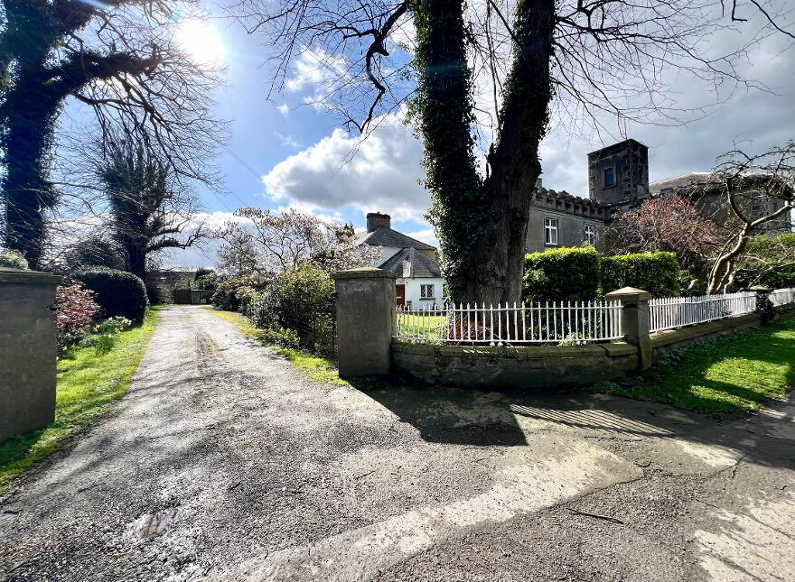 The Manor House, 15 Main Street, Eglinton, L'Derry, BT47 3AA