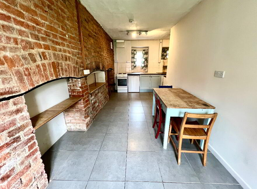 The Manor House, 15 Main Street, Eglinton, L'Derry, BT47 3AA