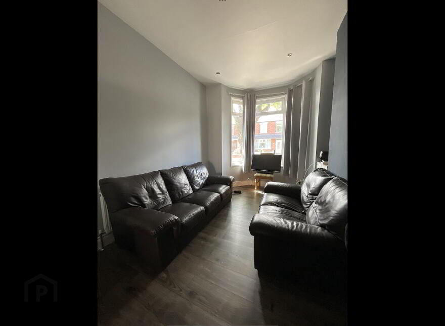 Room 2 Shared House, 123 Alexandra Park Avenue, Belfast, BT15 3GB