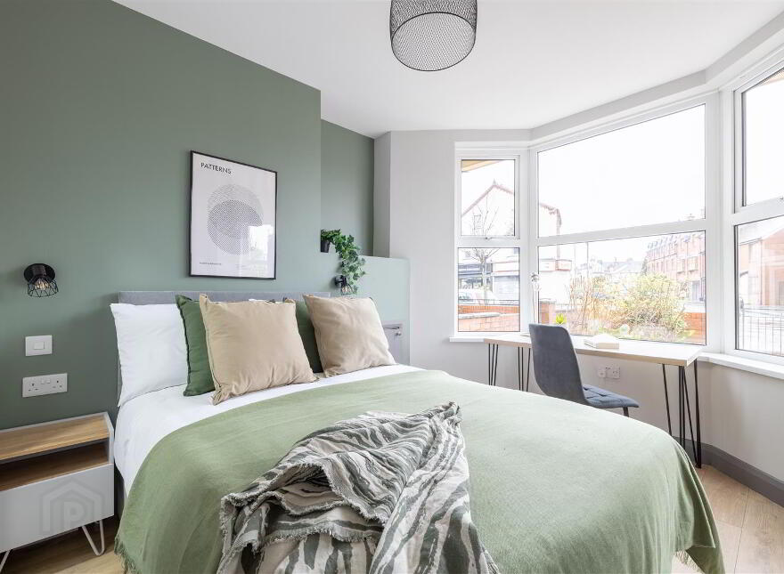 Rm 1 & 4, 300 Beersbridge Road, Belfast, BT5 5DY