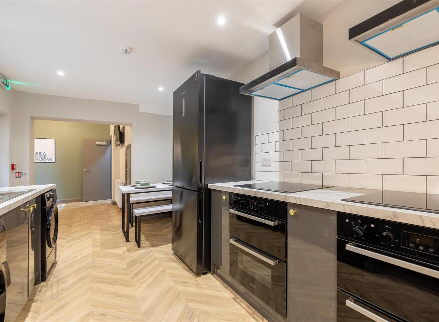 Rm 1 & 4, 300 Beersbridge Road, Belfast, BT5 5DY