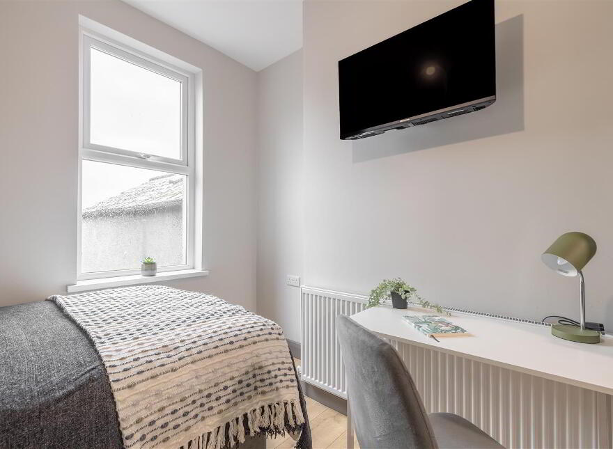 Rm 1 & 4, 300 Beersbridge Road, Belfast, BT5 5DY