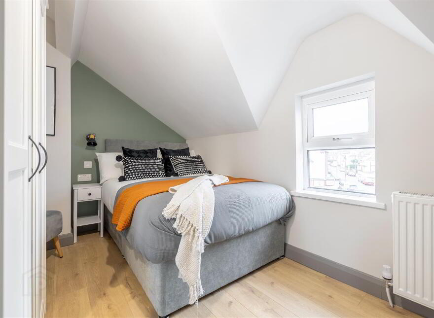 Rm 1 & 4, 300 Beersbridge Road, Belfast, BT5 5DY