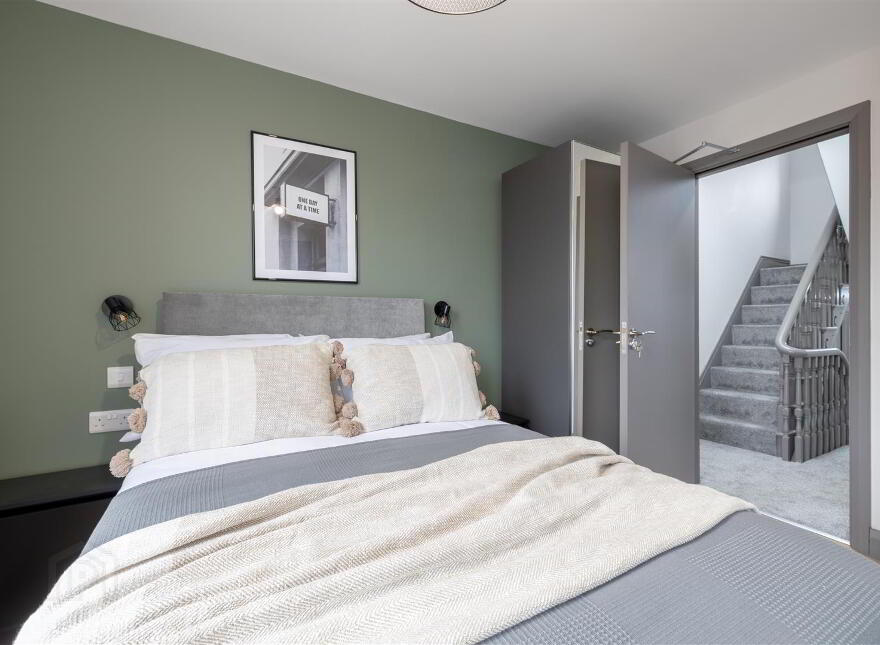Room 4, 300 Beersbridge Road, Belfast, BT5 5DY