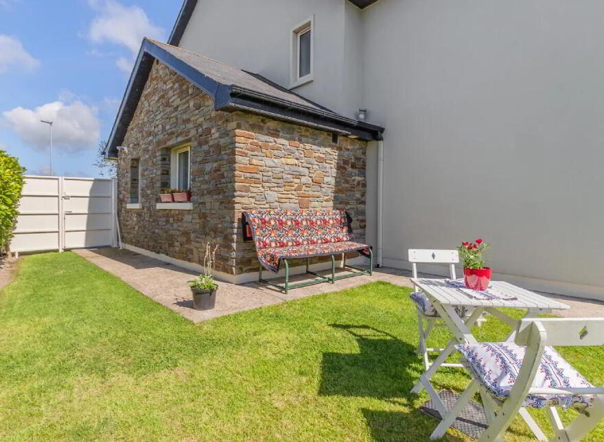 4 Pairc An Aonaigh, Bruach Abhainn, Mogeely, P25Y8W7