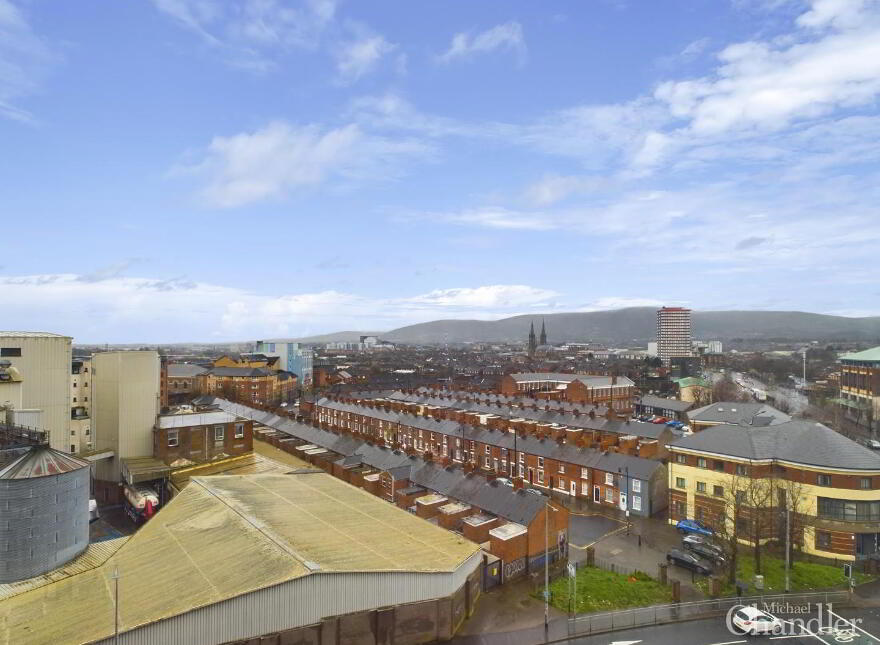 706 College Central, 4 College Avenue, Belfast, BT1 6BD