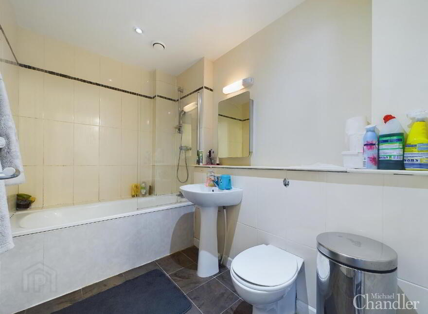 706 College Central, 4 College Avenue, Belfast, BT1 6BD