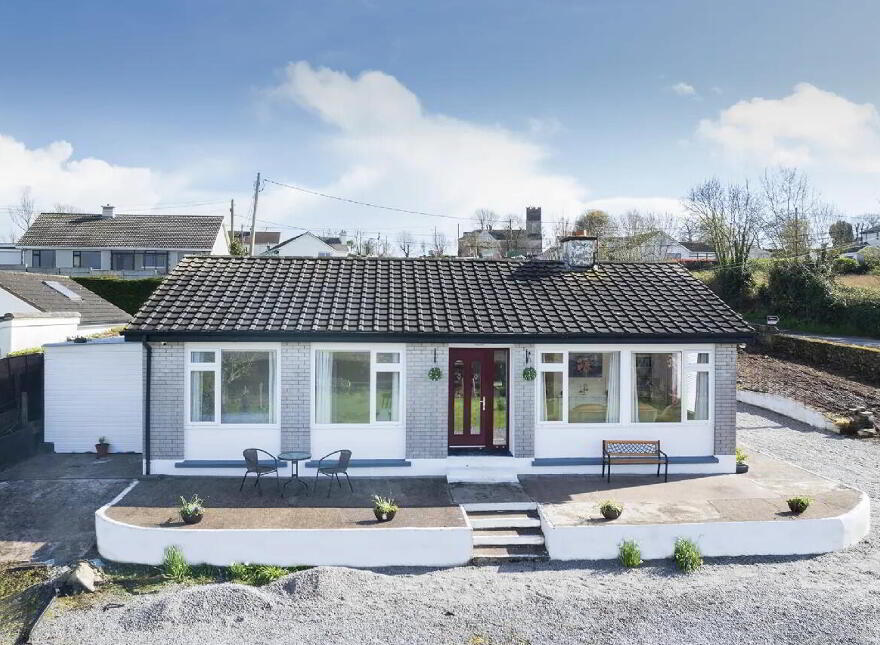 Church Road, Upper, Aghada, P25YK88