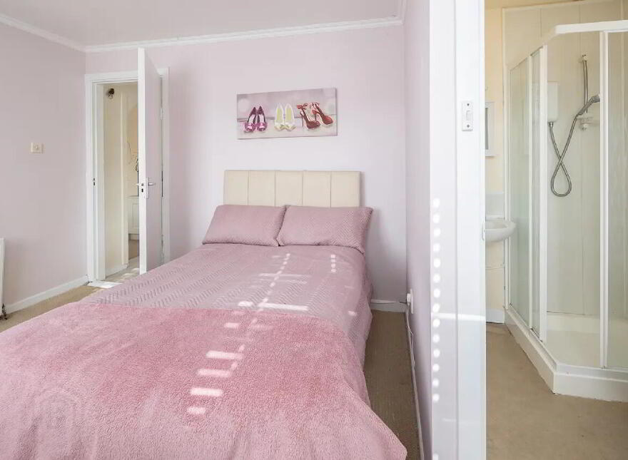 Church Road, Upper, Aghada, P25YK88