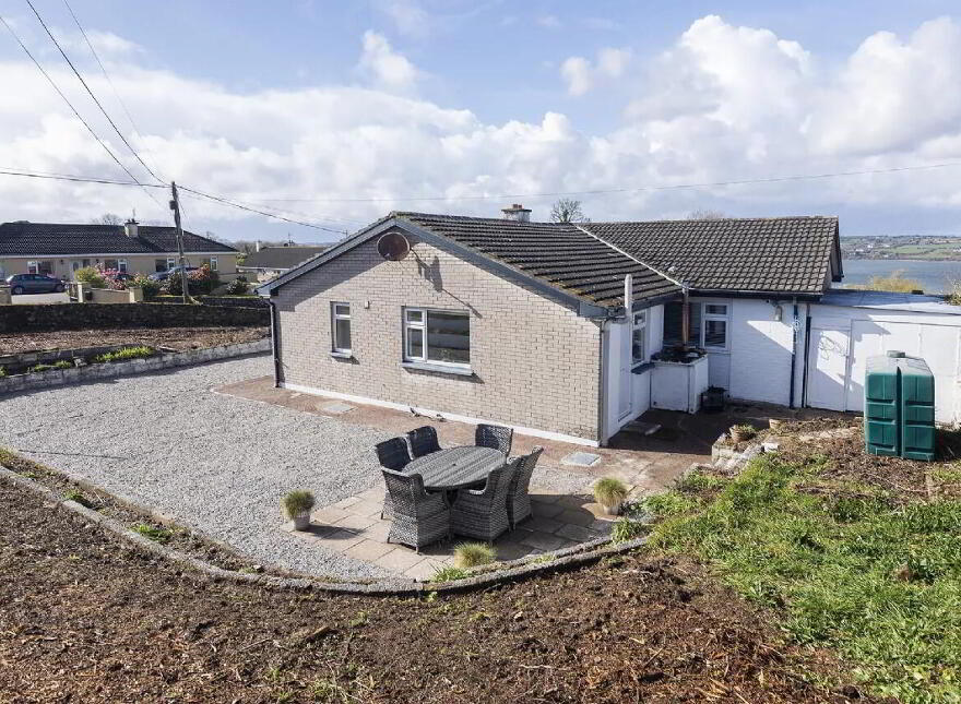 Church Road, Upper, Aghada, P25YK88