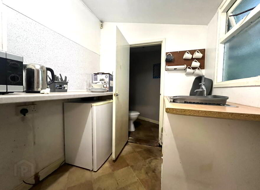 18 Albert Road, Carrickfergus, BT38 8AB