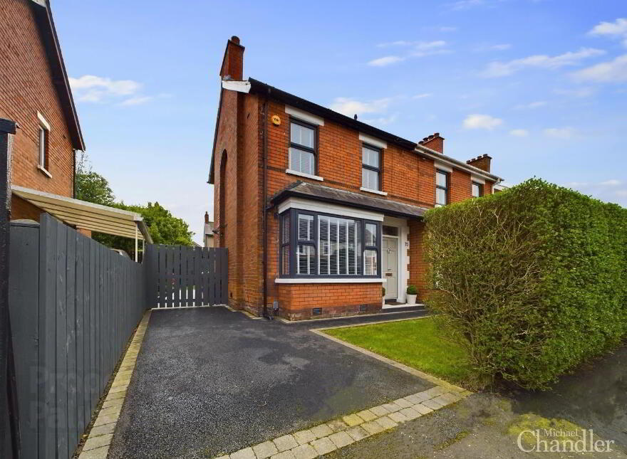 15 Loopland Park, Belfast, BT6 9DY photo