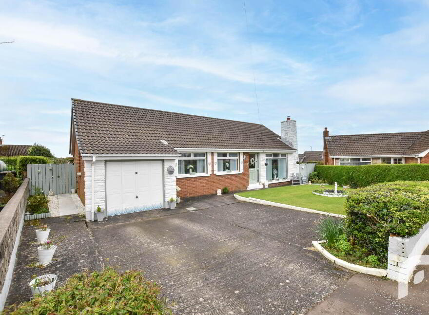 7 Rathmoyle Park West, Carrickfergus, BT38 7NG photo