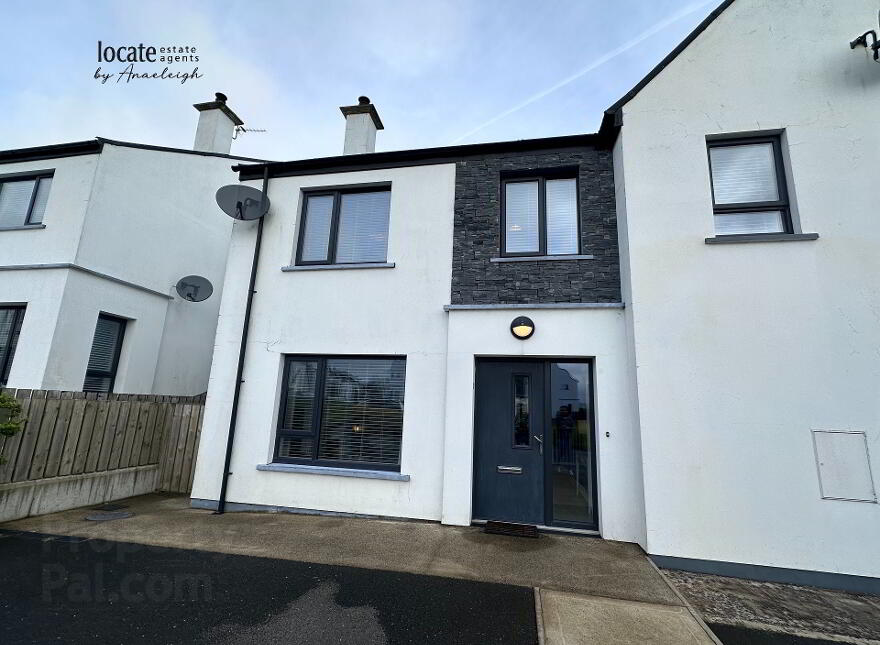 17 Tullyarden Square, Culmore, Derry, BT48 8GT photo