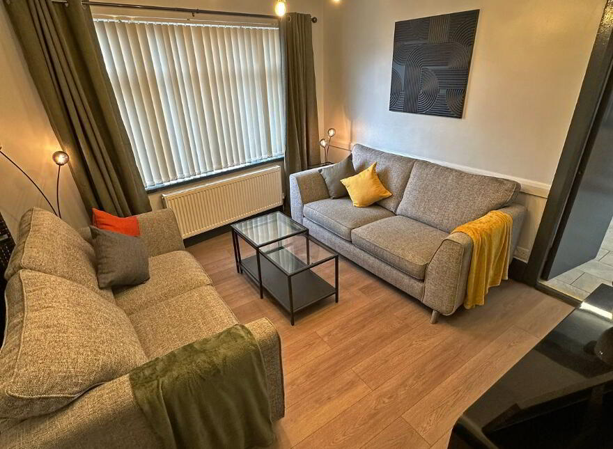 Room 5, Elimgrove St, Belfast, BT14 6LB