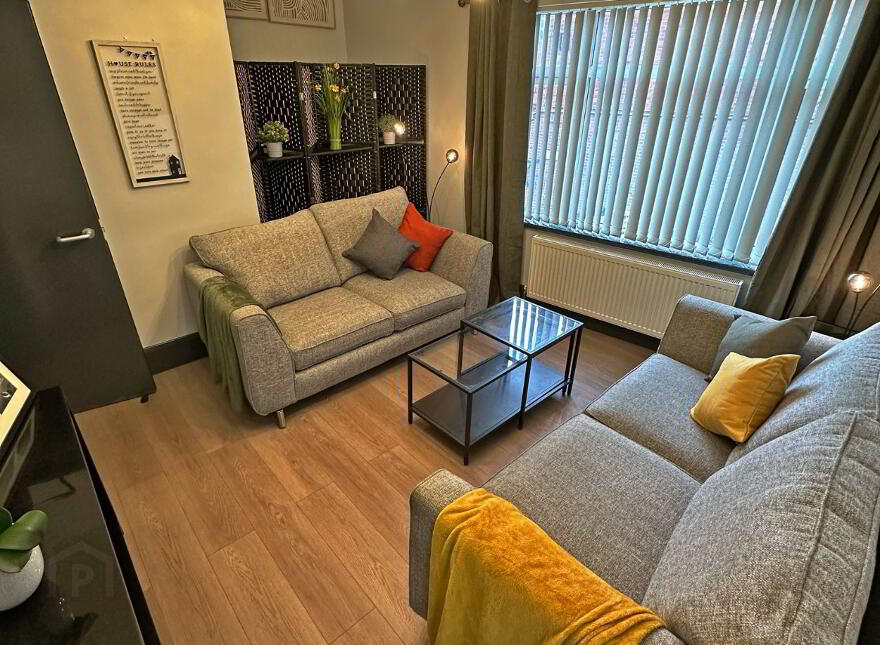 Room 5, Elimgrove St, Belfast, BT14 6LB