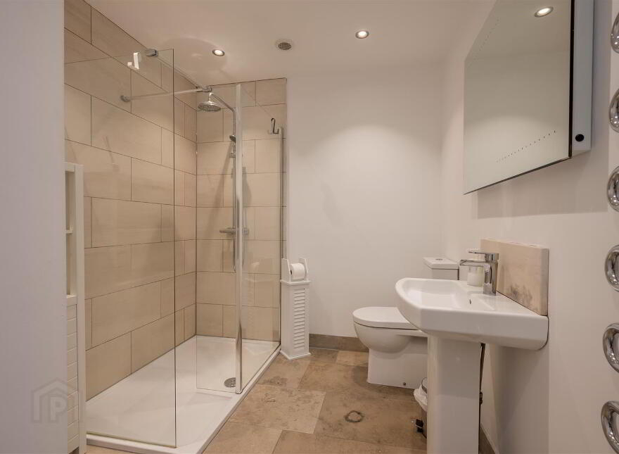 43 Loughview Road, Crumlin, BT29 4RF