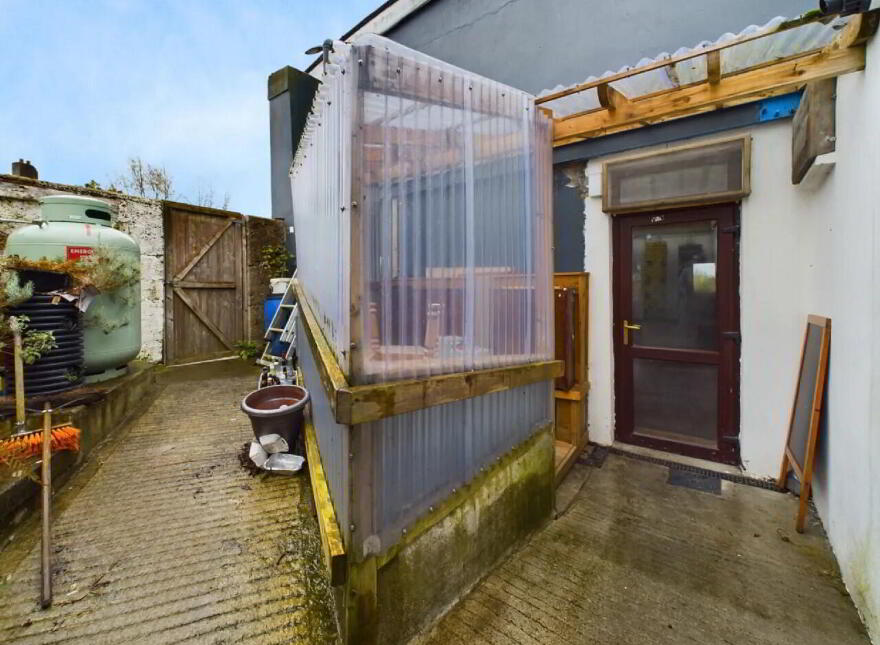 Harleys Cafe, Bridge Street, Portlaw, X91F684