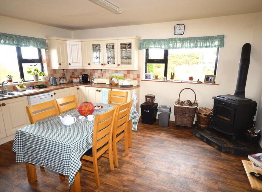 Auntie B's, Portnoo Road, Ardara, F94W1D2