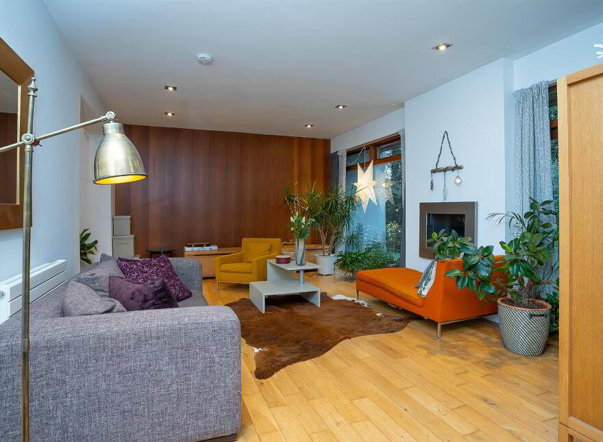 33 Broomhill Park, Belfast, BT9 5JB