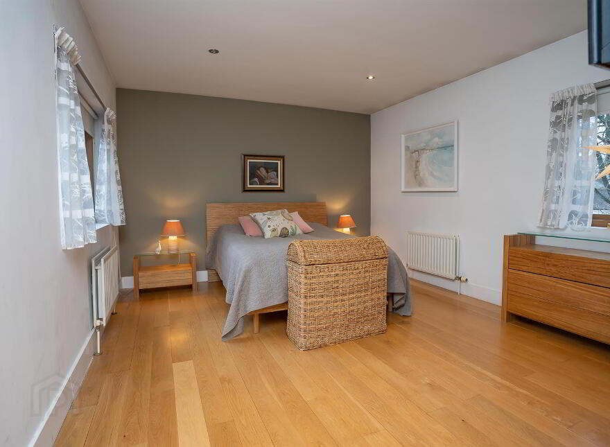 33 Broomhill Park, Belfast, BT9 5JB