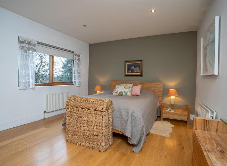33 Broomhill Park, Belfast, BT9 5JB