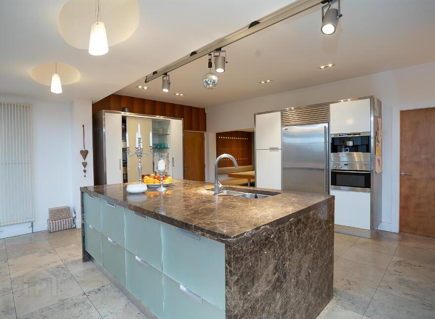33 Broomhill Park, Belfast, BT9 5JB