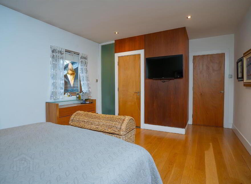 33 Broomhill Park, Belfast, BT9 5JB