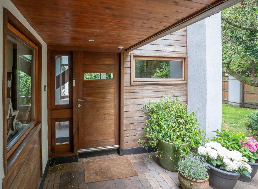 33 Broomhill Park, Belfast, BT9 5JB