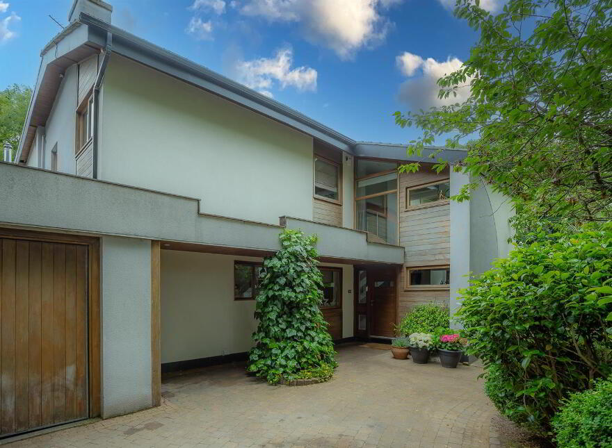33 Broomhill Park, Belfast, BT9 5JB