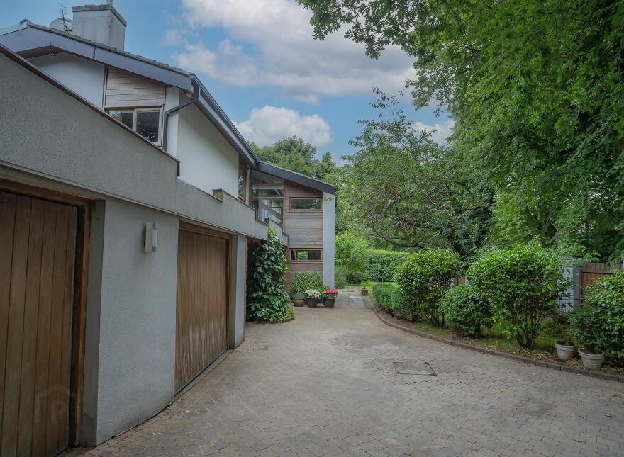33 Broomhill Park, Belfast, BT9 5JB