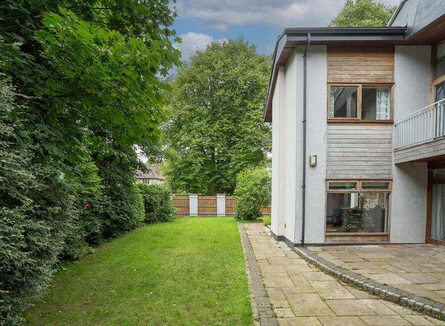 33 Broomhill Park, Belfast, BT9 5JB