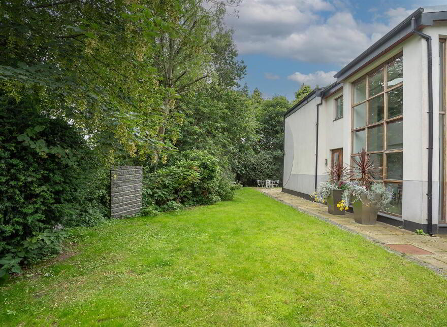 33 Broomhill Park, Belfast, BT9 5JB